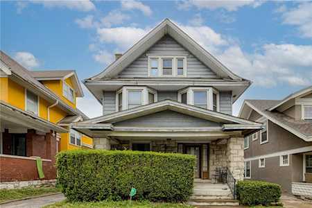 3124 Summit St Kansas City, MO 64111