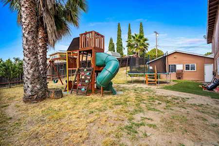 512 Felicita Spring Valley, CA 91977