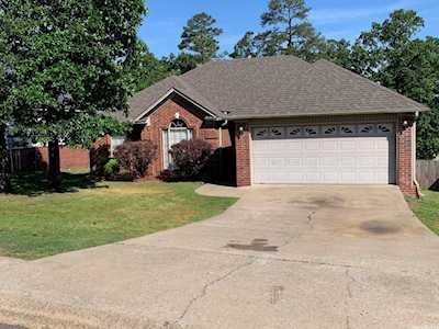 21 Westpointe Dr Maumelle, AR 87211