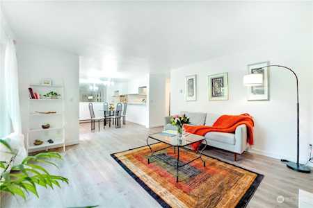 3828 Lake Washington Blvd SE #4D Bellevue, WA 98006