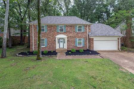 2864 Leesburg Dr Germantown, TN 38138