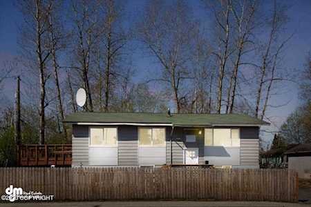 354 Pine St Anchorage, AK 99508