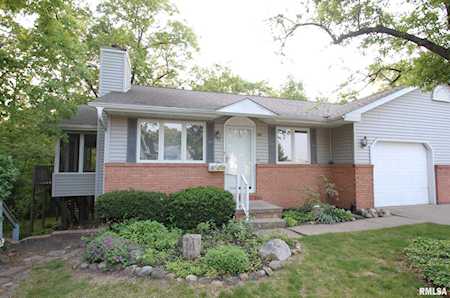 620 Woodland Knolls Rd Germantown Hills, IL 61548