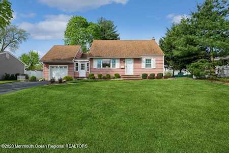 34 Overhill Rd Matawan, NJ 07747