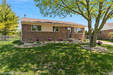 1949 E Roundtable Dr Canton Twp, MI 48188