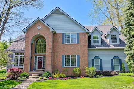 5488 Parkside Dr Brighton Twp, MI 48114