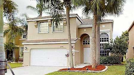 6790 Columbia Avenue Lake Worth, FL 33467