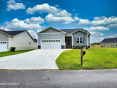 307 Garland Shores Drive Hubert, NC 28539
