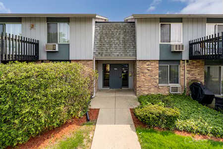 906 E Old Willow Rd #201 Prospect Heights, IL 60070