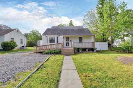 4 Donald St Hampton, VA 23669