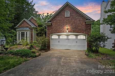 6423 Summertree Ln Charlotte, NC 28270