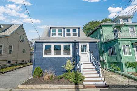 140 Bell Rock St Everett, MA 02149