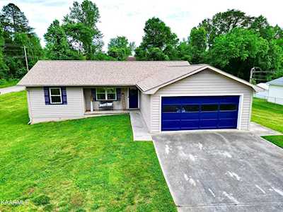 803 Valley St Seymour, TN 37865