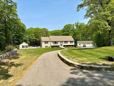 62 Oak Hill Road Southborough, MA 01745