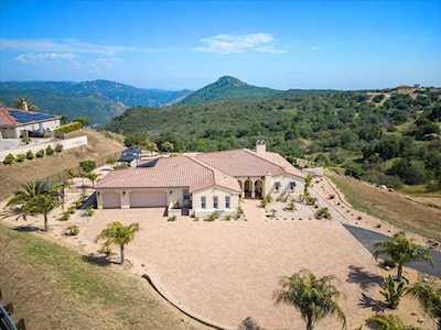 26841 Red Ironbark Drive Valley Center, CA 92082