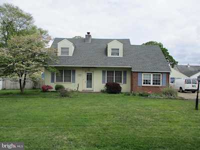 2520 Wood Ave Bristol, PA 19007