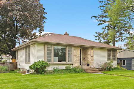 2816 Roosevelt Street NE Saint Anthony, MN 55418