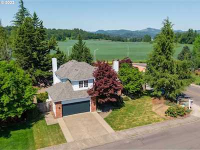 1385 NW Countryside CT Mcminnville, OR 97128