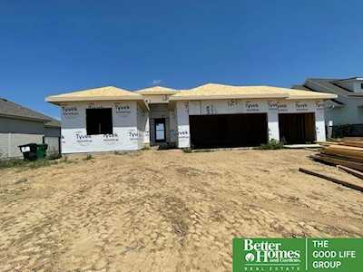 4229 S 220th St Omaha, NE 68022
