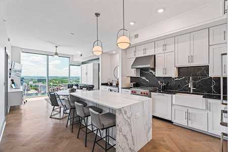 1616 West End Ave #3010 Nashville, TN 37203