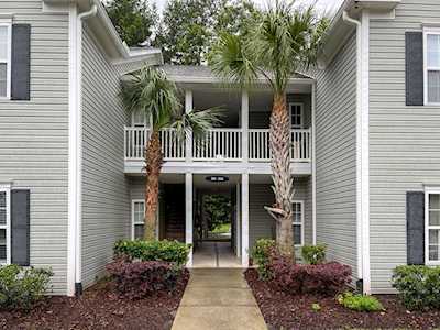 305 Pickering Ln Charleston, SC 29414