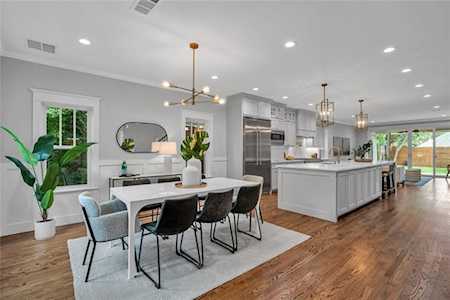 925 N Winnetka Avenue Dallas, TX 75208