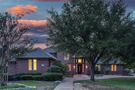 4925 Firestone Dr College Station, TX 77845-8927