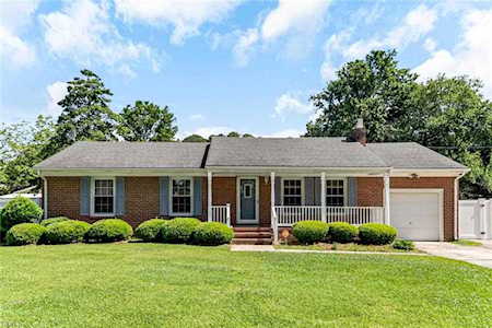 4004 Pinta Dr Chesapeake, VA 23321