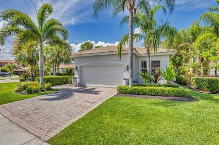 102 Isle Verde Way Palm Beach Gardens, FL 33418