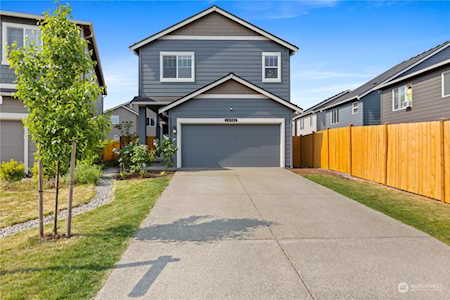 10704 Tahoma Ct E Puyallup, WA 98374