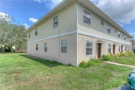 2104 Pine Chace Ct Tampa, FL 33613