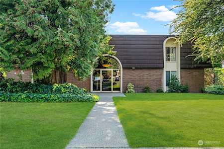 11010 NE 68th St #613 Kirkland, WA 98033