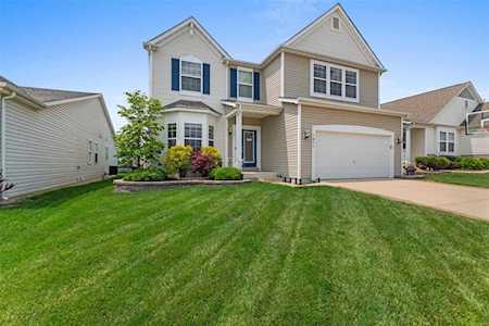 1811 English Oak Dr Lake St Louis, MO 63367