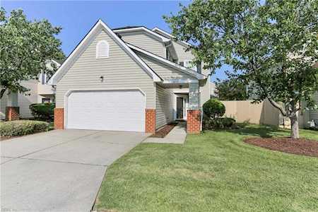 3004 Big Bend Dr Chesapeake, VA 23321