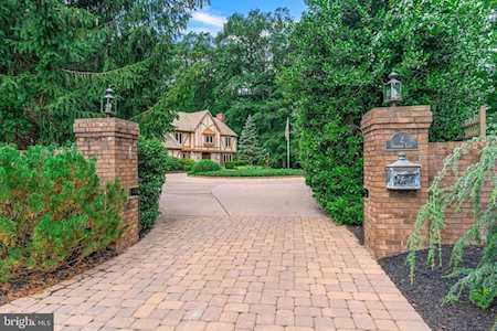 2 Shannon Ln West Deptford, NJ 08051
