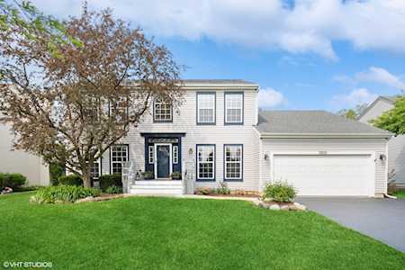 3800 Blackberry Dr Lake In The Hills, IL 60156