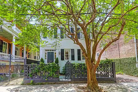 19 Wentworth St Charleston, SC 29401