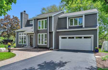 1236 Yorkshire Dr Naperville, IL 60563