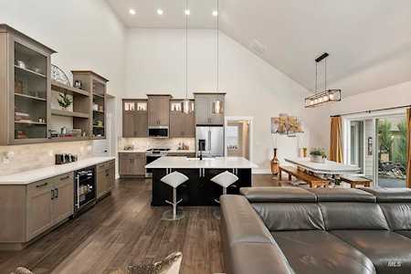 5041 N Pierce Park Ln Boise, ID 83714