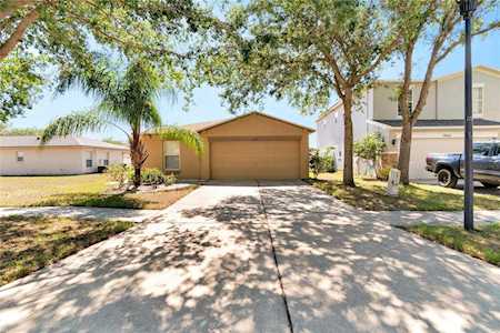 7845 Carriage Pointe Dr Gibsonton, FL 33534