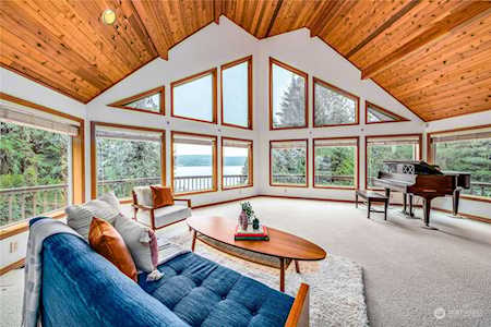 28531 Gamble Bay Rd NE Kingston, WA 98346