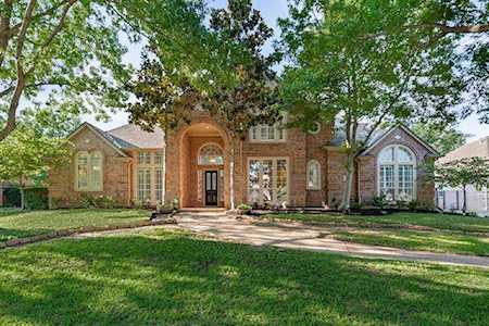 704 Aberdeen Way Southlake, TX 76092