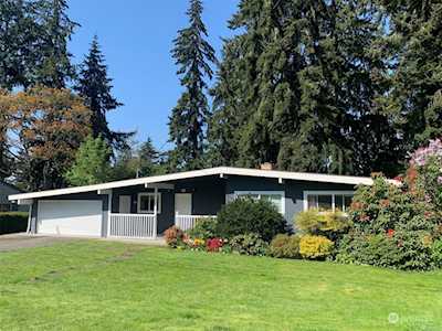 95 158th Place SE Bellevue, WA 98008
