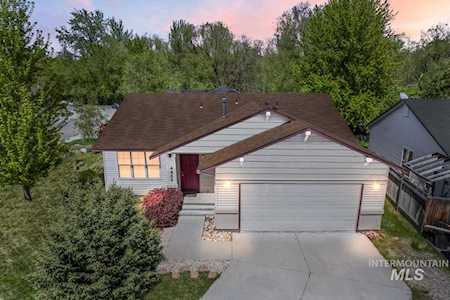 4862 W Mystic Cove Way Garden City, ID 83714