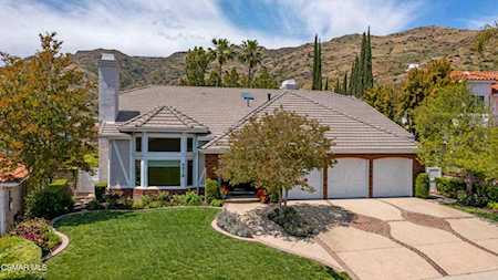5519 E Napoleon Ave Oak Park, CA 91377