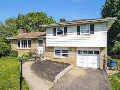 3630 Walt Whitman Ln Bethlehem, PA 18017