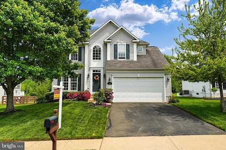 6608 Clarkes Meadow Dr Bealeton, VA 22712