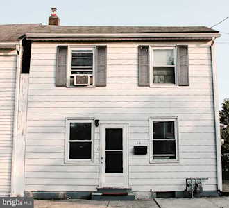 16 E Green St Mechanicsburg, PA 17055