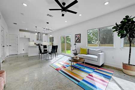 7613 Providence Ave #2 Austin, TX 78752