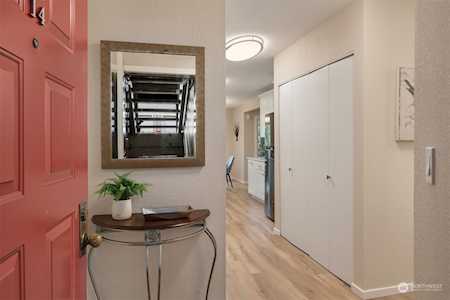 4200 Factoria Blvd SE #B14 Bellevue, WA 98006